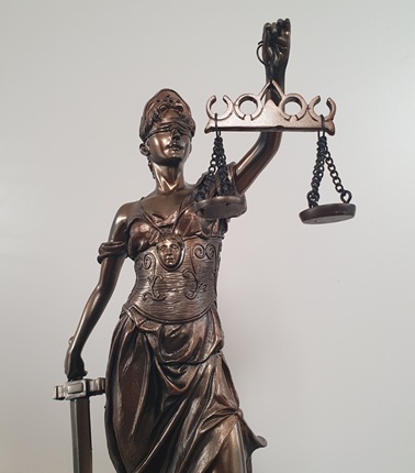 DONATH Legal Statue der Justizia
